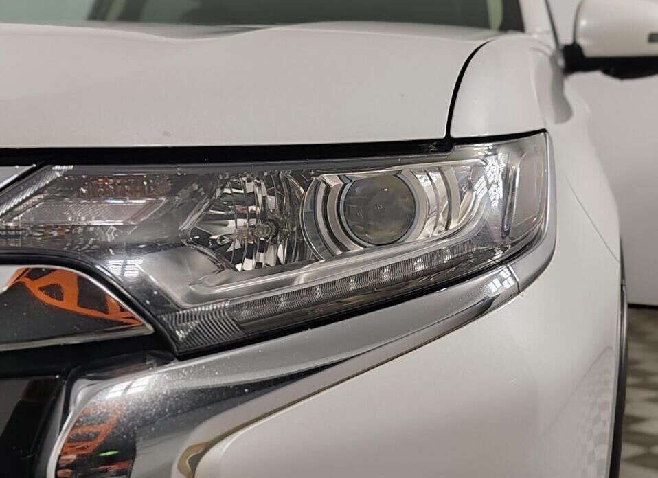 Mitsubishi Outlander, III Рестайлинг 2 2.0 CVT (146 л.с.) 4WD