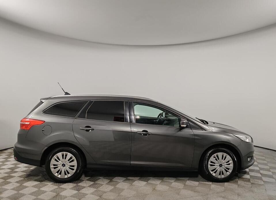Ford Focus, III Рестайлинг 1.6 AMT (125 л.с.)