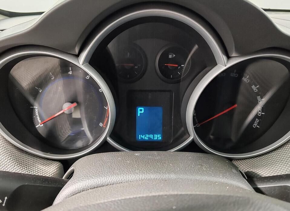 Chevrolet Cruze 1.6 AT (109 л.с.)