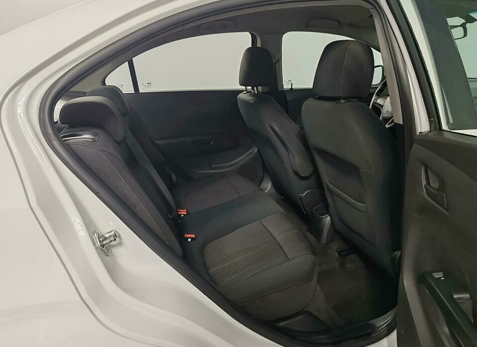 Chevrolet Aveo 1.6 AT (115 л.с.)
