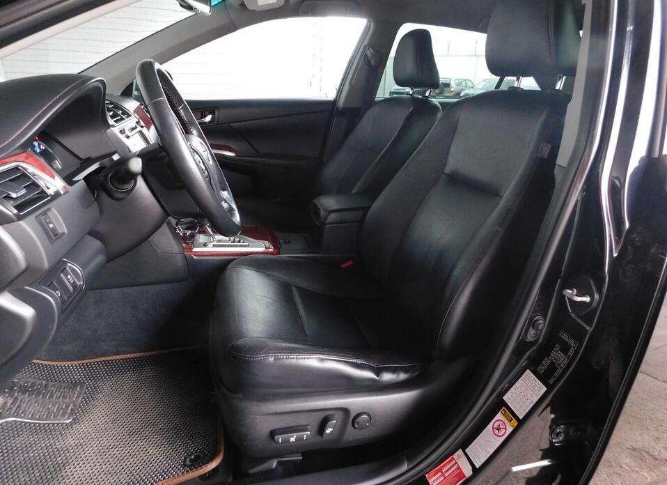 Toyota Camry, VII (XV50) 2.5 AT (181 л.с.)