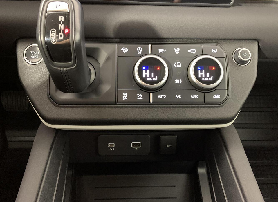 Land Rover Defender, II 110 2.0d AT (200 л.с.) 4WD