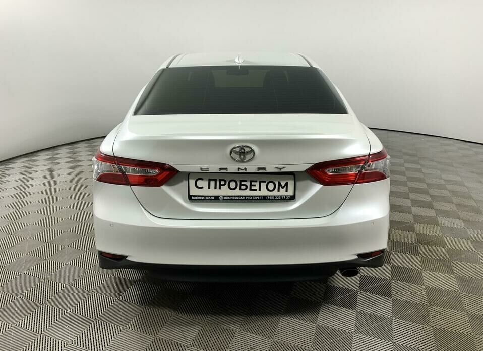 Toyota Camry 2.5 AT (181 л.с.)