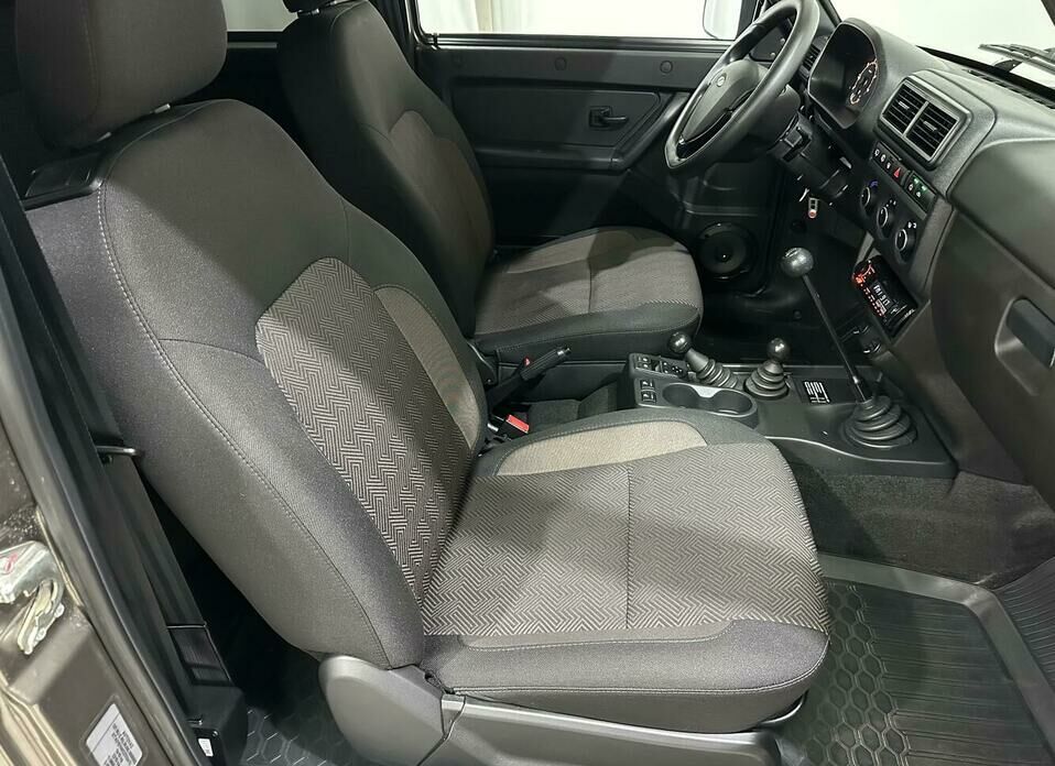 LADA (ВАЗ) Niva Legend 1.7 MT (83 л.с.) 4WD
