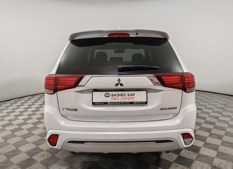Mitsubishi Outlander, III Рестайлинг 3 2.0 CVT (146 л.с.)