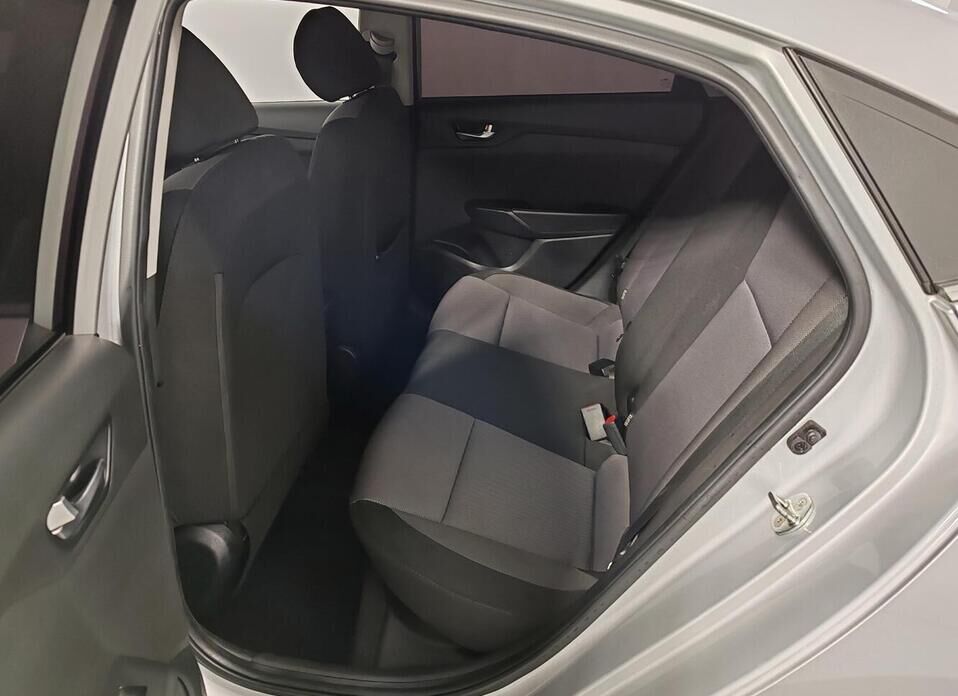 Hyundai Solaris, II 1.6 AT (123 л.с.)