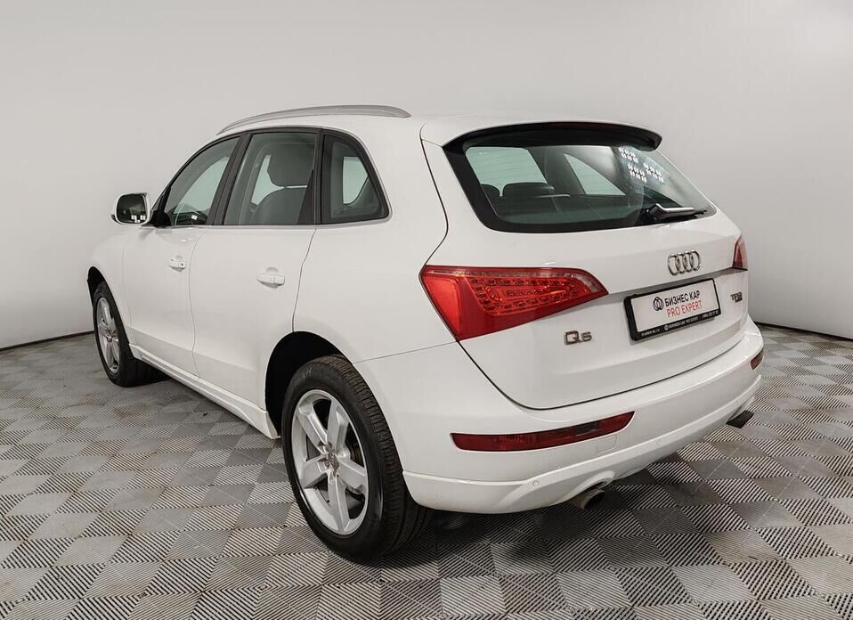 Audi Q5, I (8R) 2.0 AMT (211 л.с.) 4WD