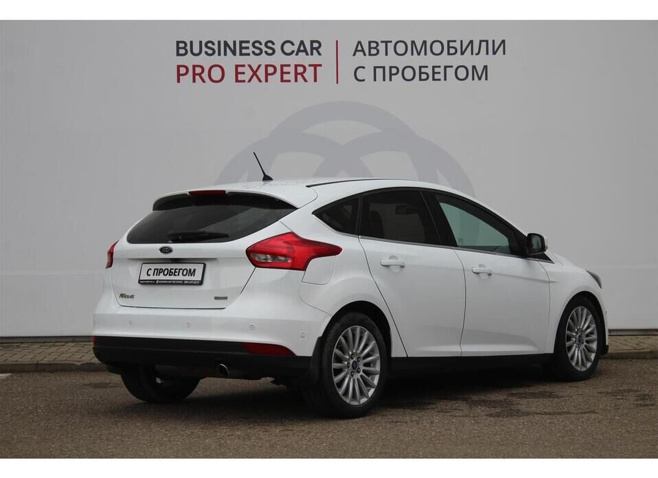 Ford Focus ST, III Рестайлинг 2.0 MT (250 л.с.)