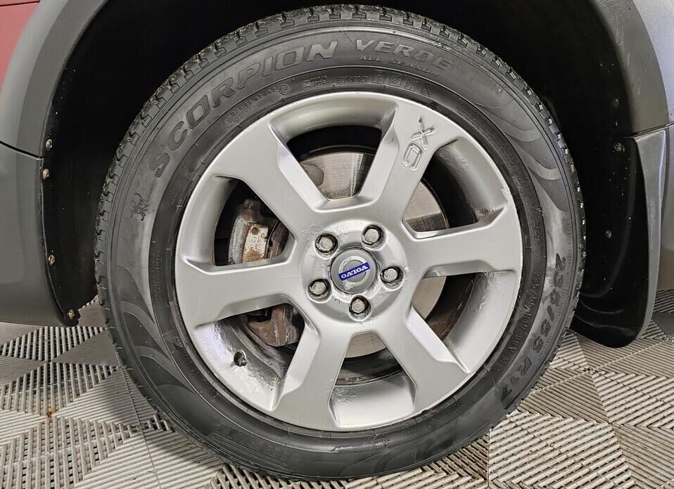 Volvo XC70, II 3.2 AT (238 л.с.) 4WD