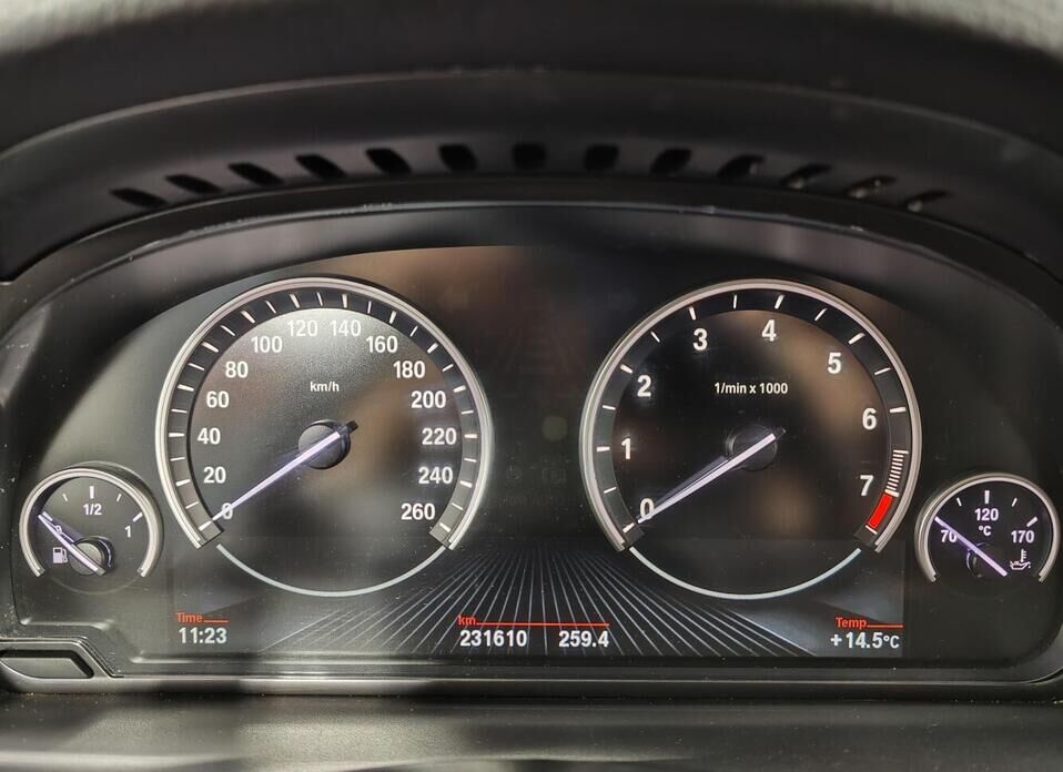 BMW 5 серии, VI (F10/F11/F07) Рестайлинг 520i 2.0 AT (184 л.с.)