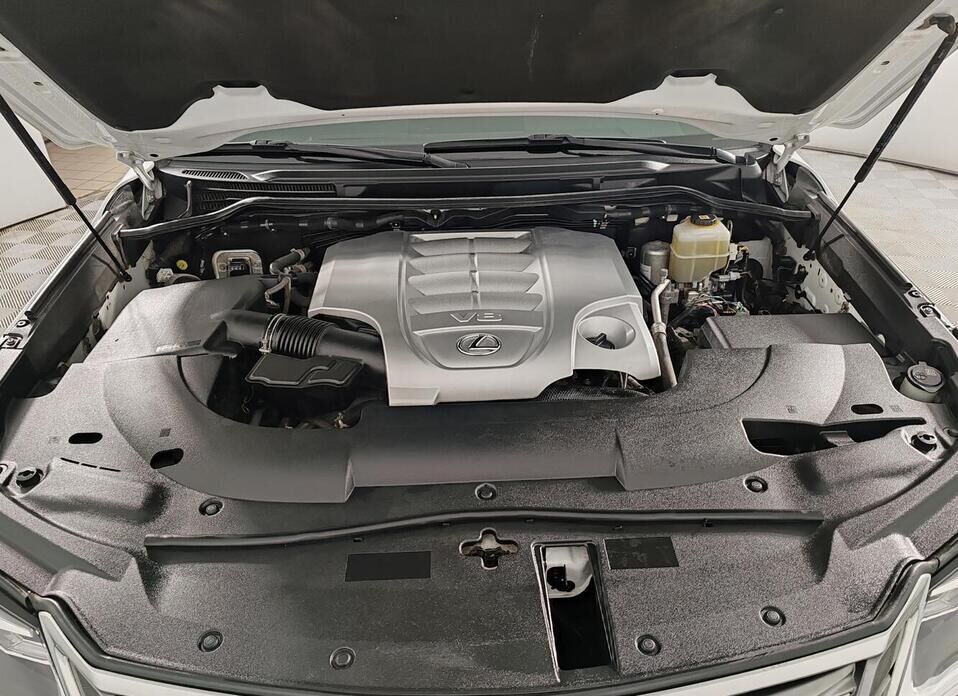 Lexus LX, III Рестайлинг 2 570 5.7 AT (367 л.с.) 4WD
