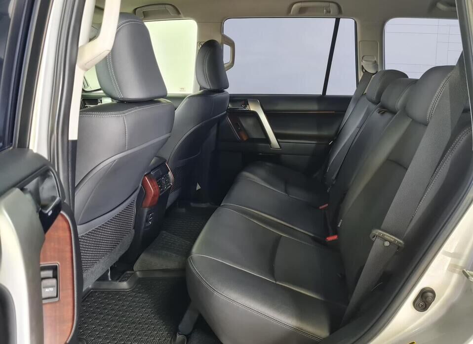 Toyota Land Cruiser Prado, 150 Series Рестайлинг 1 3.0d AT (173 л.с.) 4WD