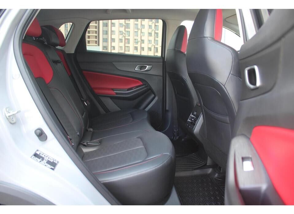 Changan UNI-S 1.5 AMT (181 л.с.)