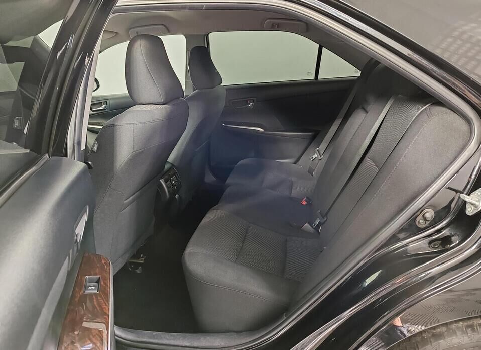 Toyota Camry 2.5 AT (181 л.с.)