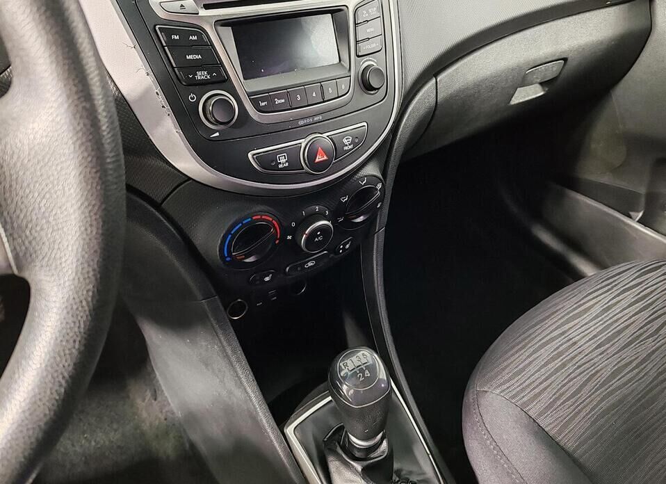 Hyundai Solaris 1.4 MT (107 л.с.)