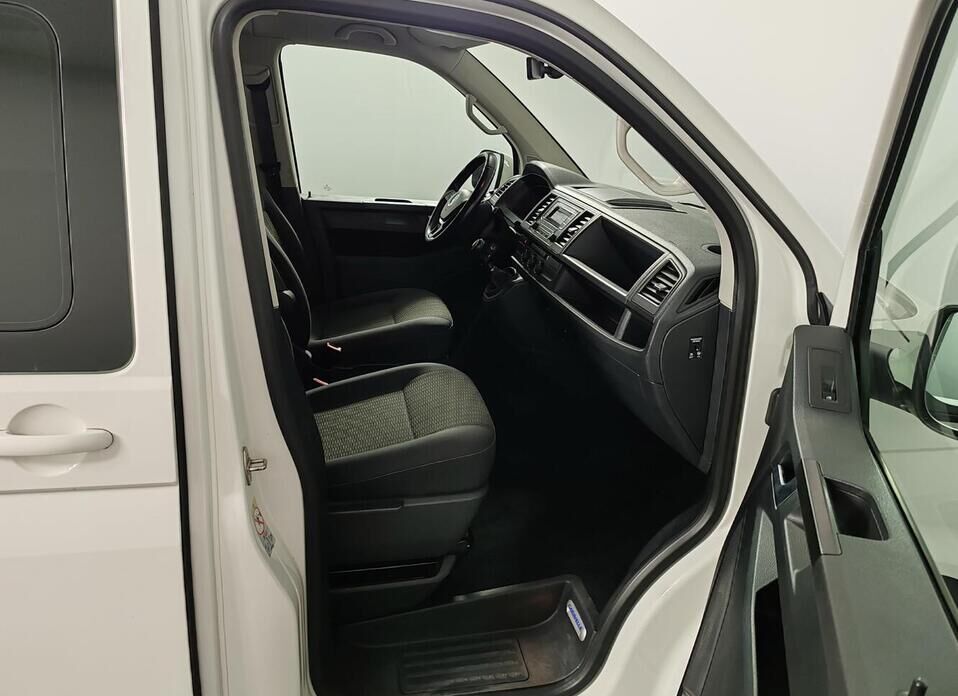 Volkswagen Caravelle 2.0d MT (102 л.с.)