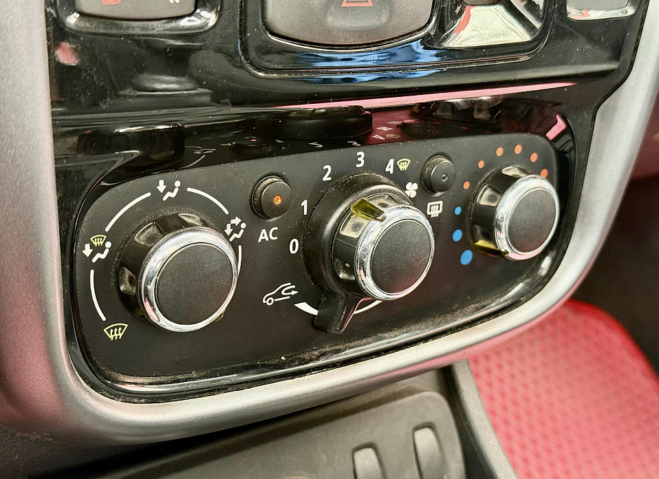 Renault Duster, I 1.6 MT (102 л.с.) 4WD