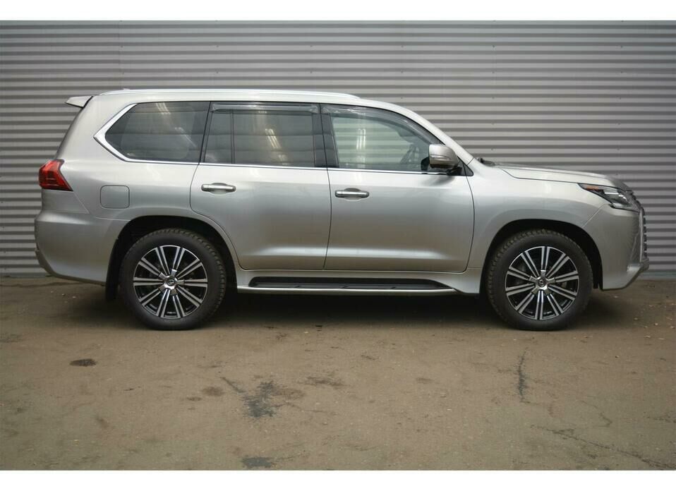 Lexus LX 570 5.7 AT (367 л.с.) 4WD