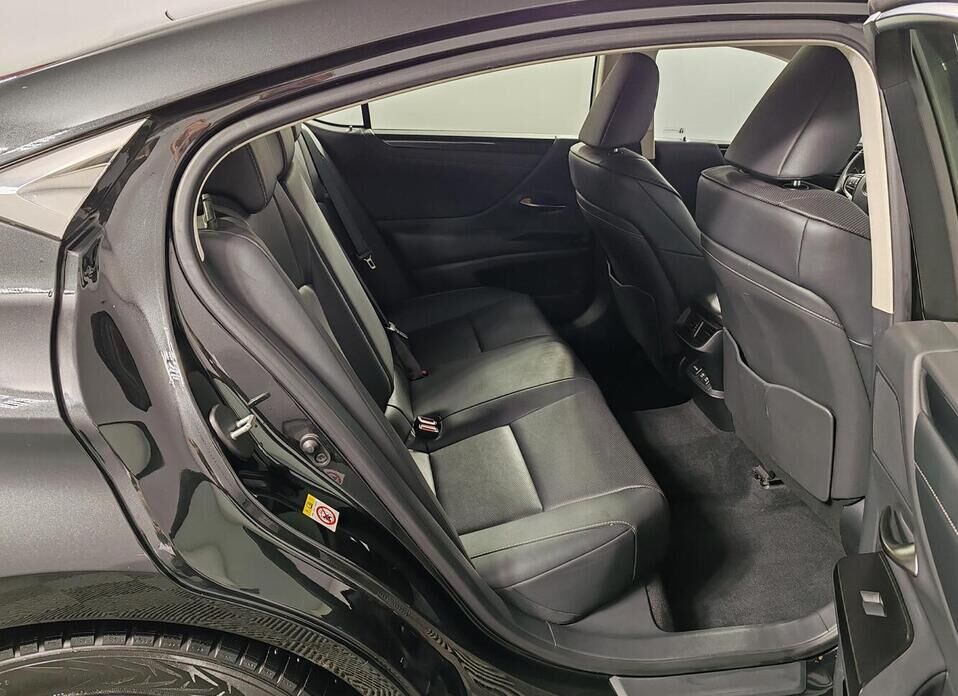 Lexus ES, VII 250 2.5 AT (200 л.с.)