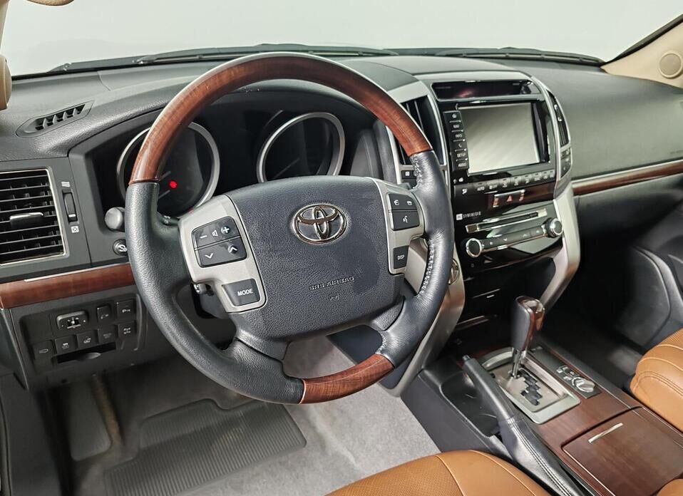 Toyota Land Cruiser, 200 Series Рестайлинг 1 4.5d AT (235 л.с.) 4WD
