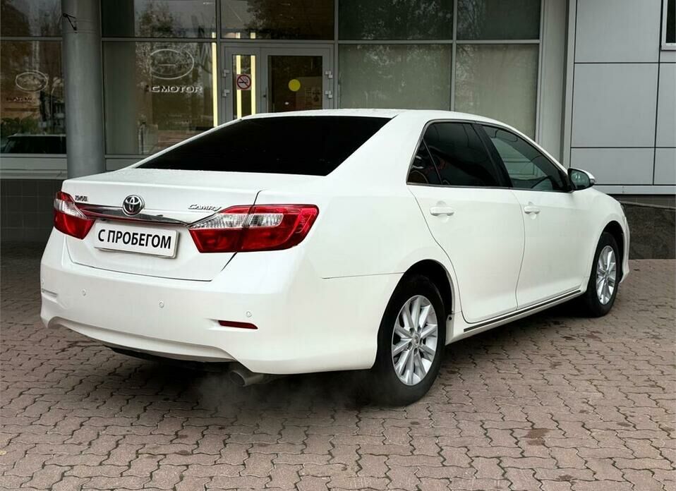 Toyota Camry 2.5 AT (181 л.с.)