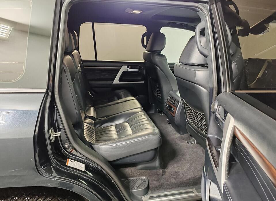 Toyota Land Cruiser, 200 Series Рестайлинг 2 4.5d AT (249 л.с.) 4WD