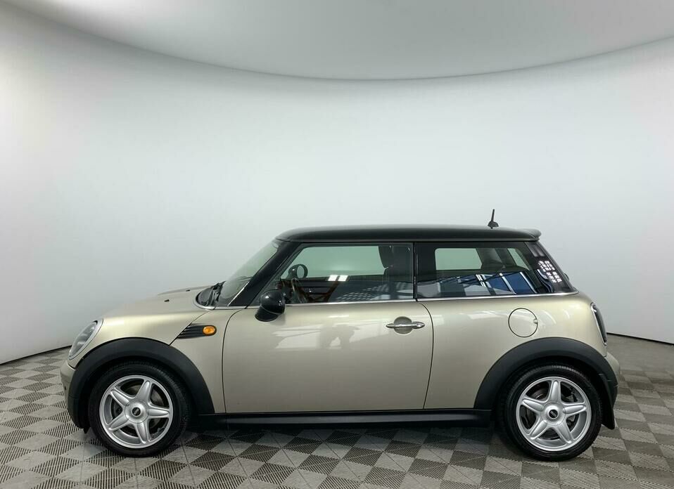 MINI Hatch Cooper 1.6 AT (120 л.с.)