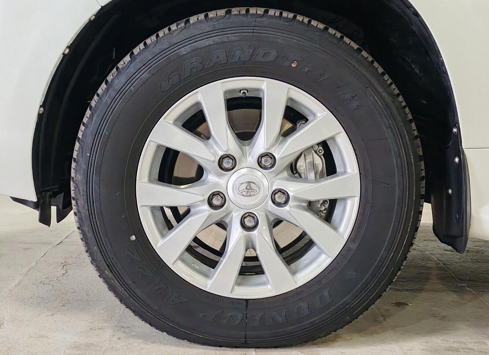 Toyota Land Cruiser, 200 Series Рестайлинг 2 4.5d AT (249 л.с.) 4WD