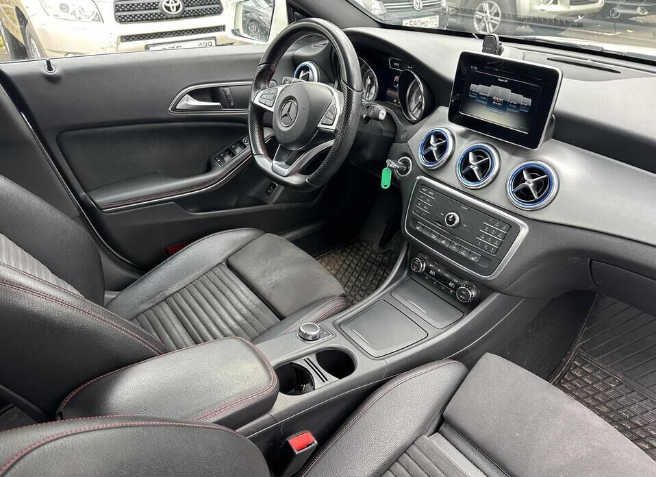Mercedes-Benz CLA, I (C117, X117) 200 1.6 AMT (150 л.с.)