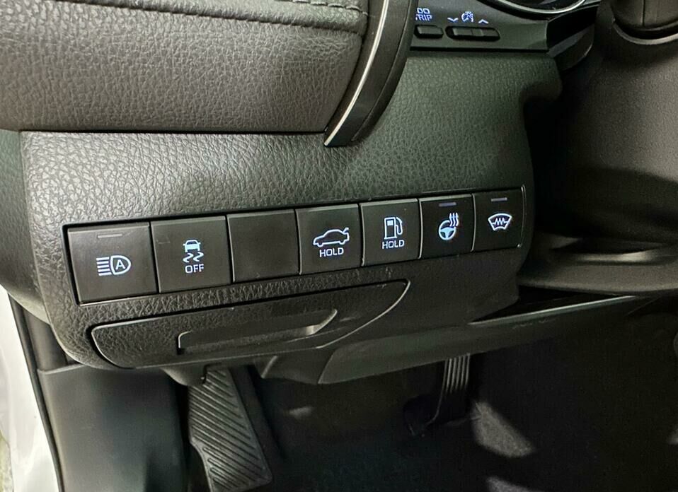 Toyota Camry 2.5 AT (200 л.с.)