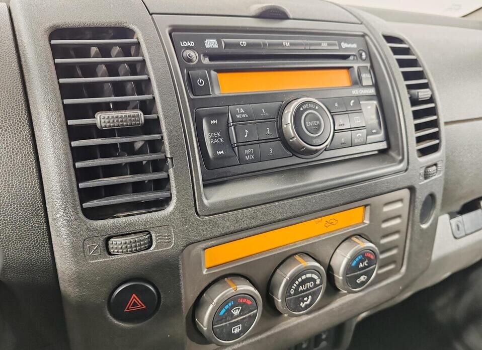 Nissan Navara (Frontier), III (D40) 2.5d AT (174 л.с.) 4WD