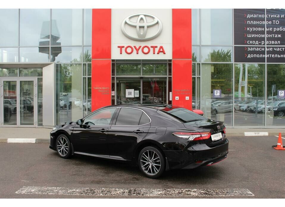 Toyota Camry 2.5 AT (200 л.с.)