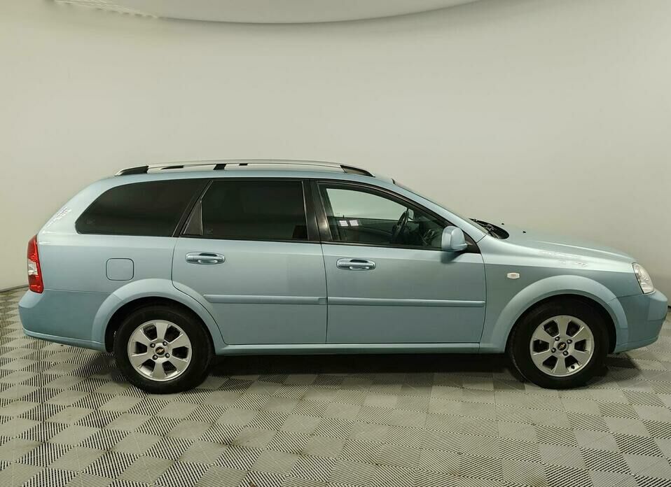 Chevrolet Lacetti 1.6 MT (109 л.с.)