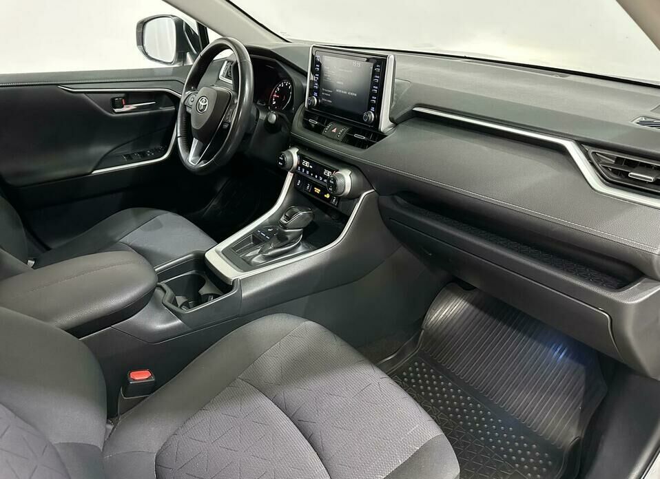 Toyota RAV4 2.0 CVT (149 л.с.)