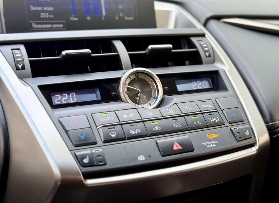 Lexus NX, I 200 2.0 CVT (150 л.с.) 4WD