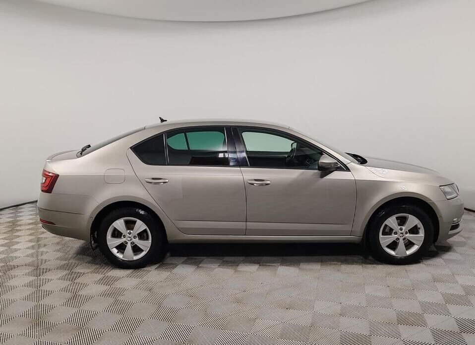 Skoda Octavia, III (A7) Рестайлинг 1.8 AMT (180 л.с.)