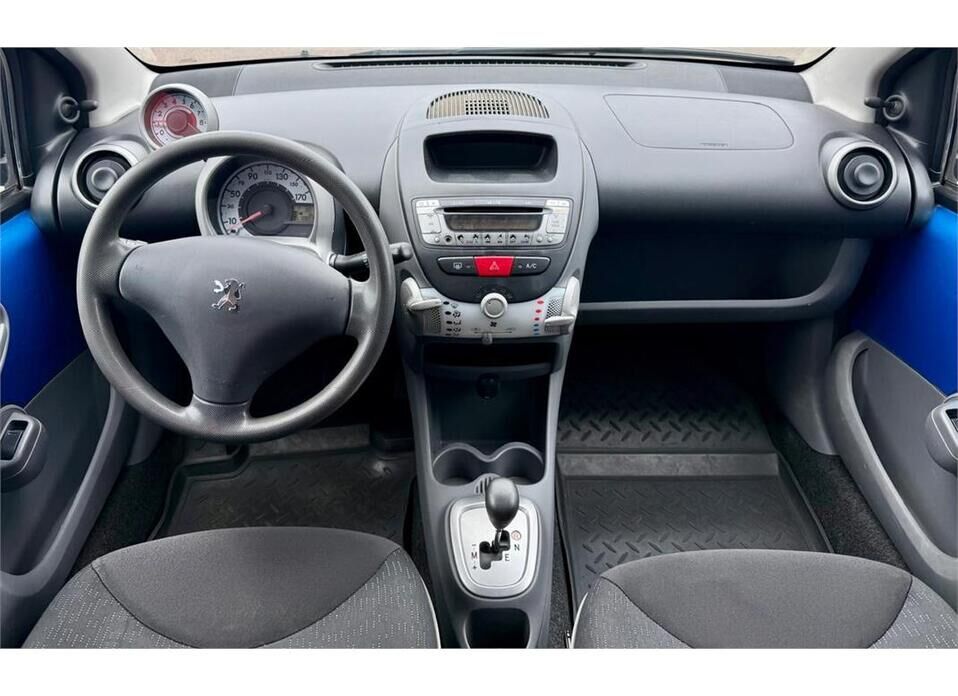 Peugeot 107, I Рестайлинг 1.0 AMT (68 л.с.)