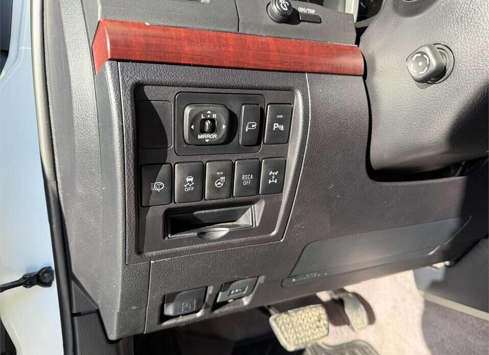 Toyota Land Cruiser, 200 Series Рестайлинг 1 4.5d AT (235 л.с.) 4WD