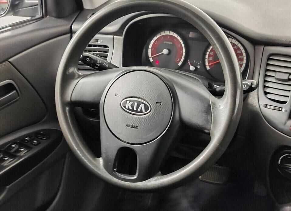 Kia Rio, II Рестайлинг 1.4 AT (95 л.с.)