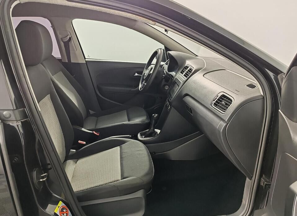 Volkswagen Polo, V 1.6 MT (105 л.с.)