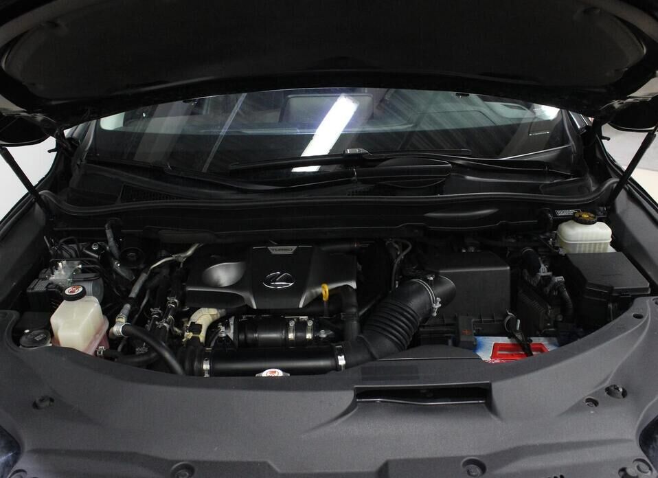 Lexus RX, IV 200t 2.0 AT (238 л.с.) 4WD