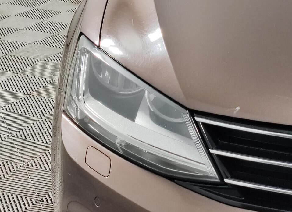 Volkswagen Jetta, VI Рестайлинг 1.4 AMT (125 л.с.)