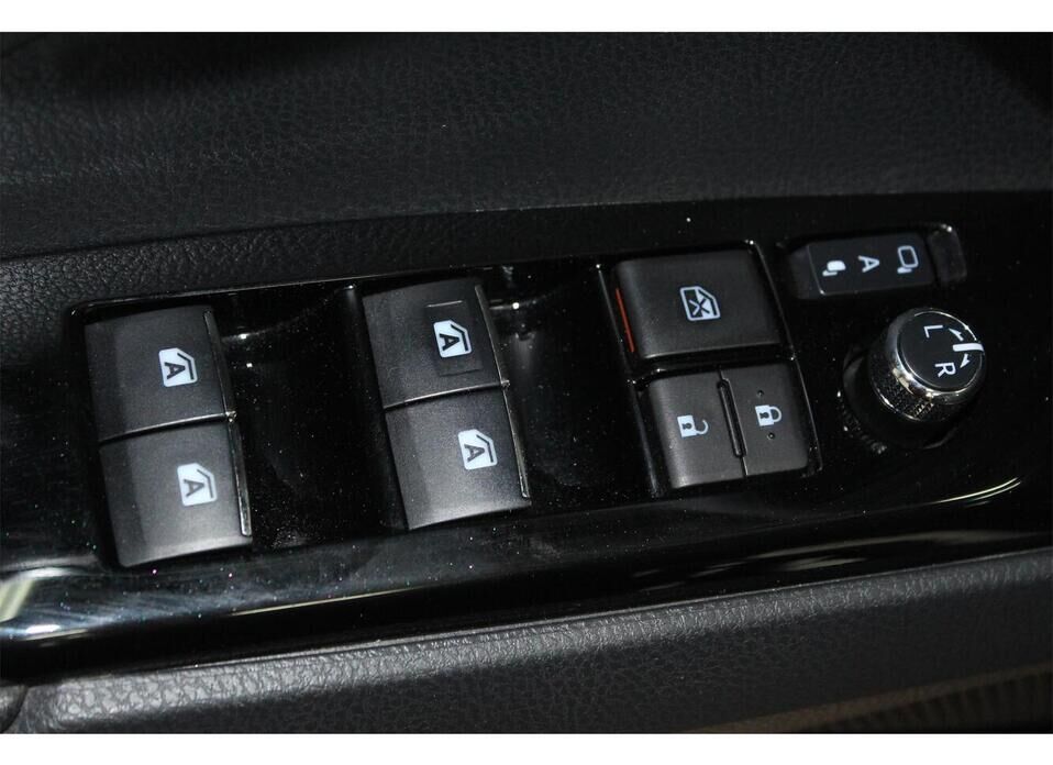 Toyota Camry, VIII (XV70) 2.5 AT (181 л.с.)