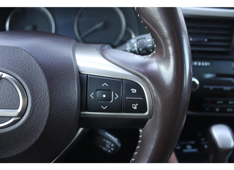 Lexus RX, IV 300 2.0 AT (238 л.с.) 4WD