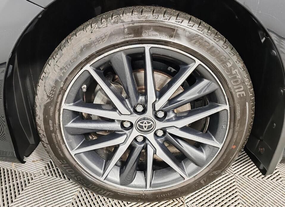 Toyota Camry 2.5 AT (200 л.с.)
