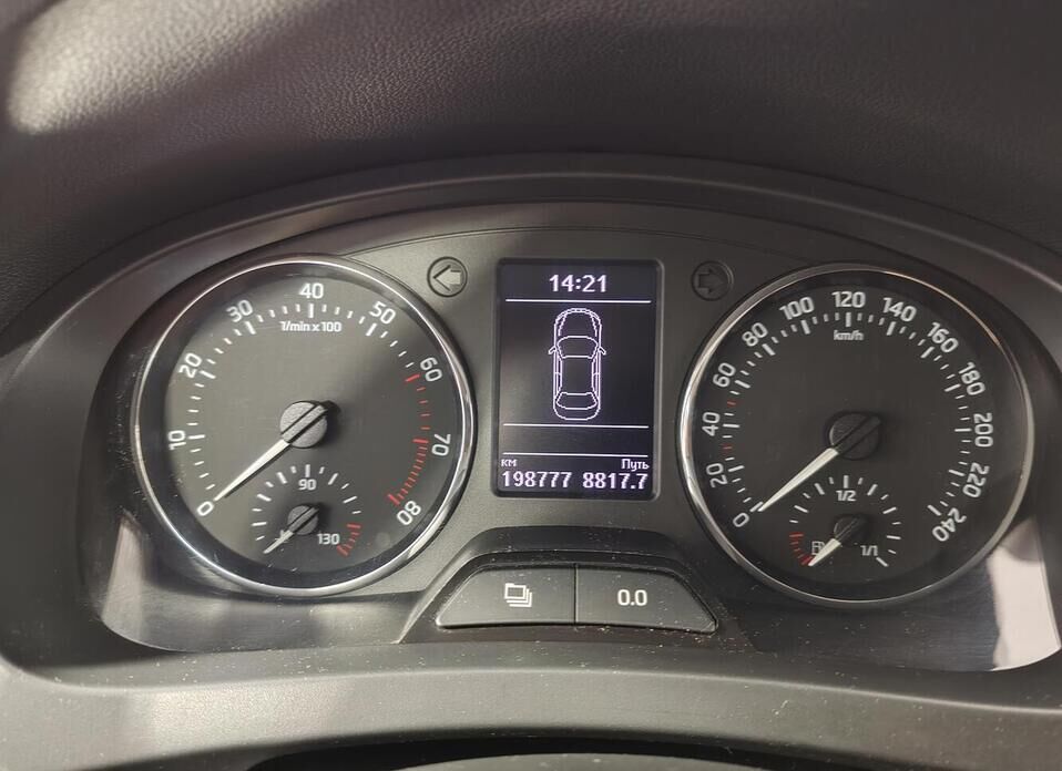 Skoda Rapid 1.6 AT (105 л.с.)