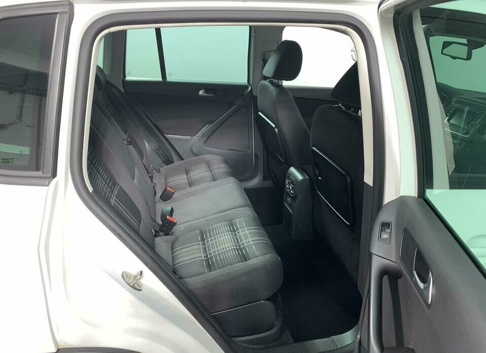 Volkswagen Tiguan 2.0 AT (180 л.с.) 4WD