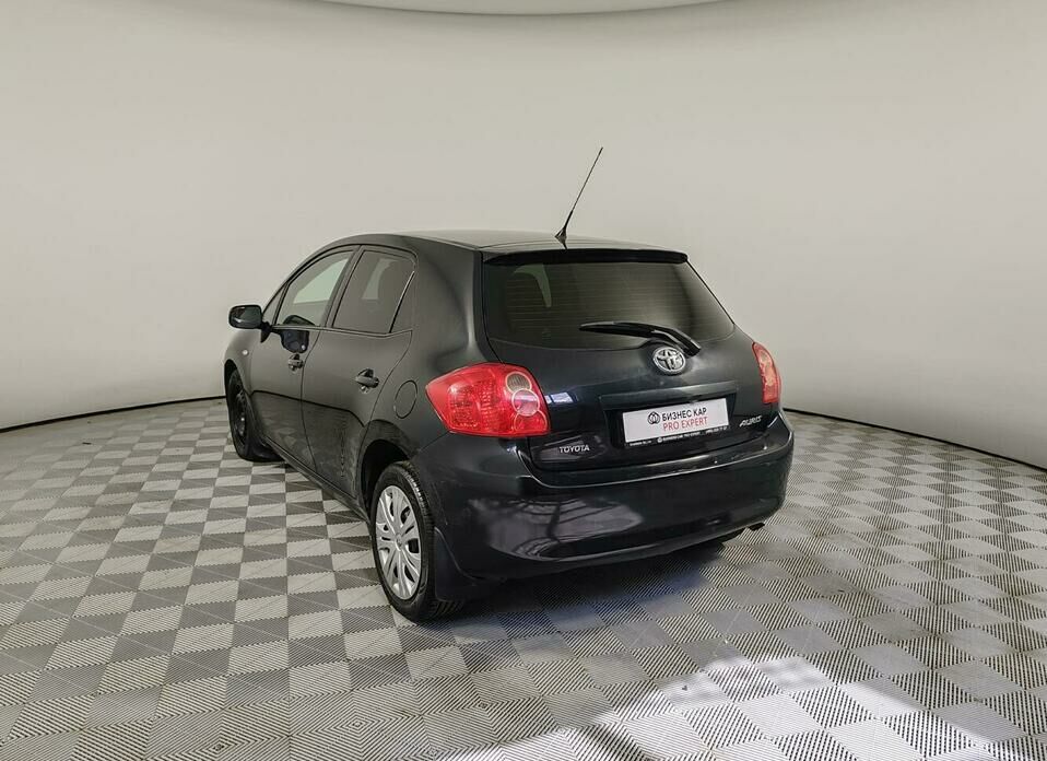 Toyota Auris 1.6 MT (124 л.с.)