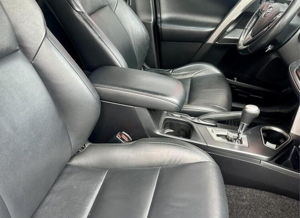 Toyota RAV4, IV (XA40) Рестайлинг 2.5 AT (180 л.с.) 4WD