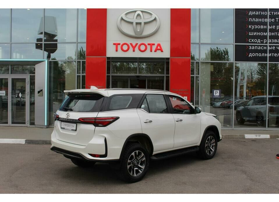 Toyota Fortuner 2.8d AT (200 л.с.) 4WD